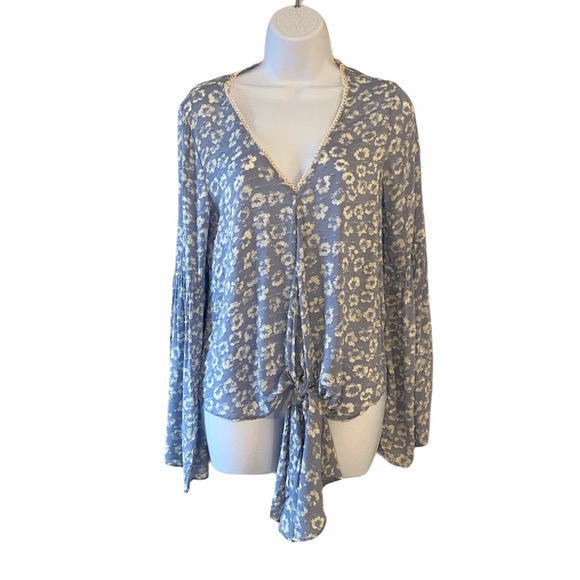 Everly Tops - NWT Everly floral bell sleeve front tie blouse